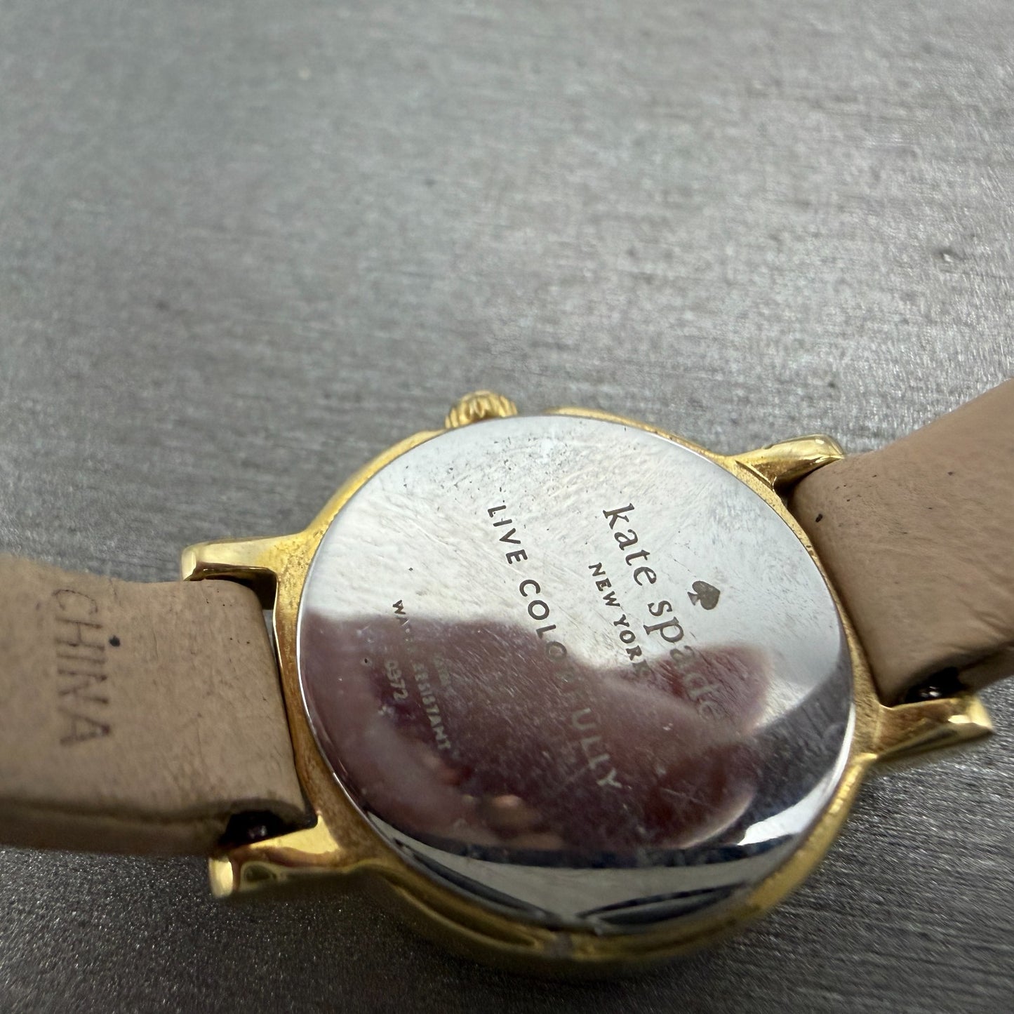 Kate Spade Tiny Metro watch Women 21mm Mop Dial Gold Tone Round 0372 New Batt9