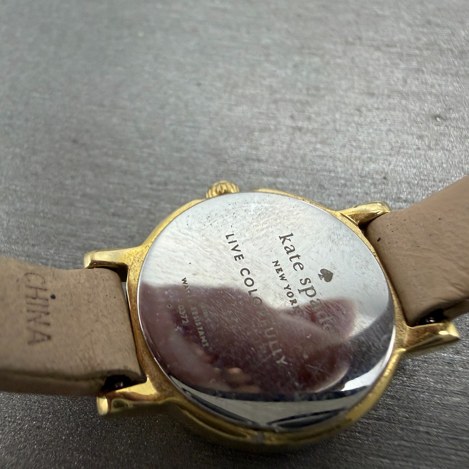 Kate Spade Tiny Metro watch Women 21mm Mop Dial Gold Tone Round 0372 New Batt9