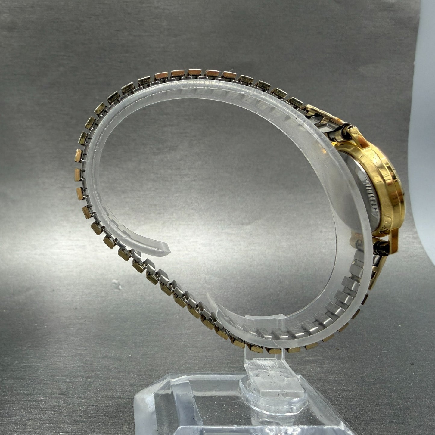 Bulova Watch Women 24mm Champagne Dial Gold Tone Round 84363 New Battery8