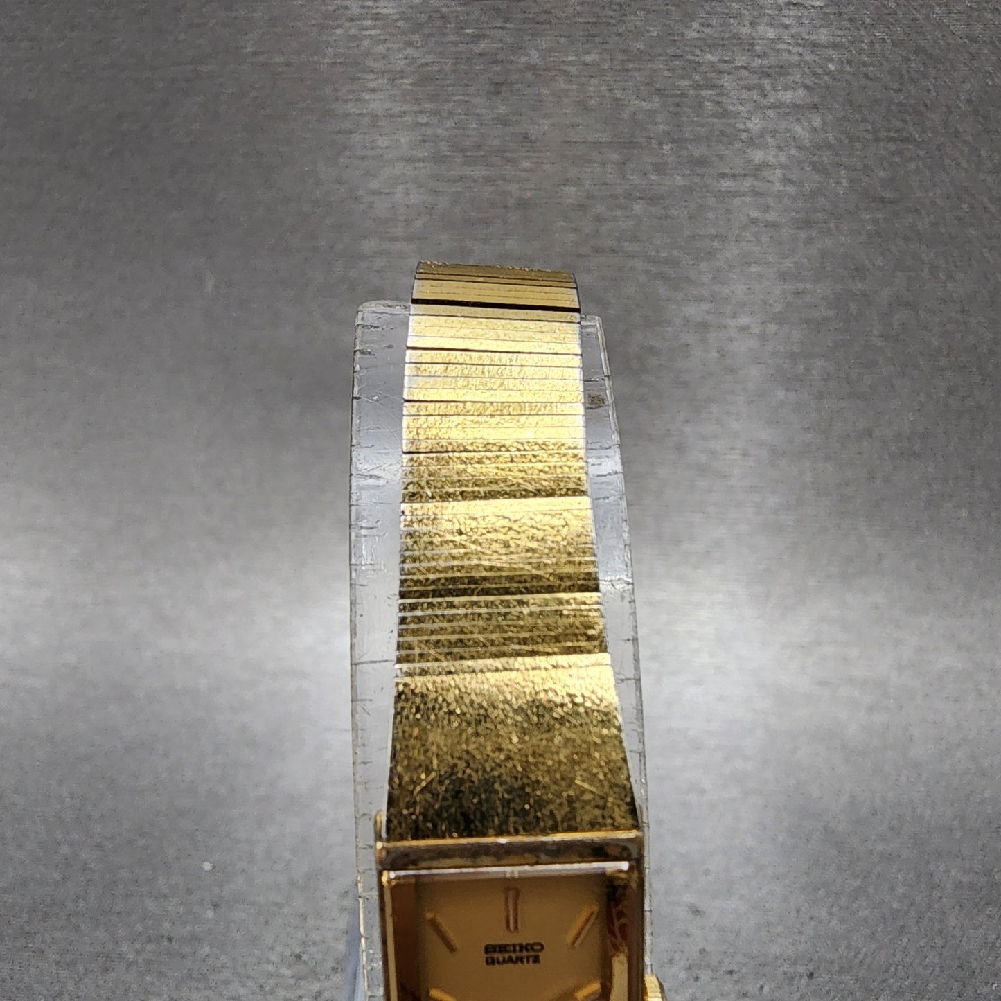 Seiko Tank Watch Women 13mm Champagne Dial Gold Tone 2e205259 New Battery4