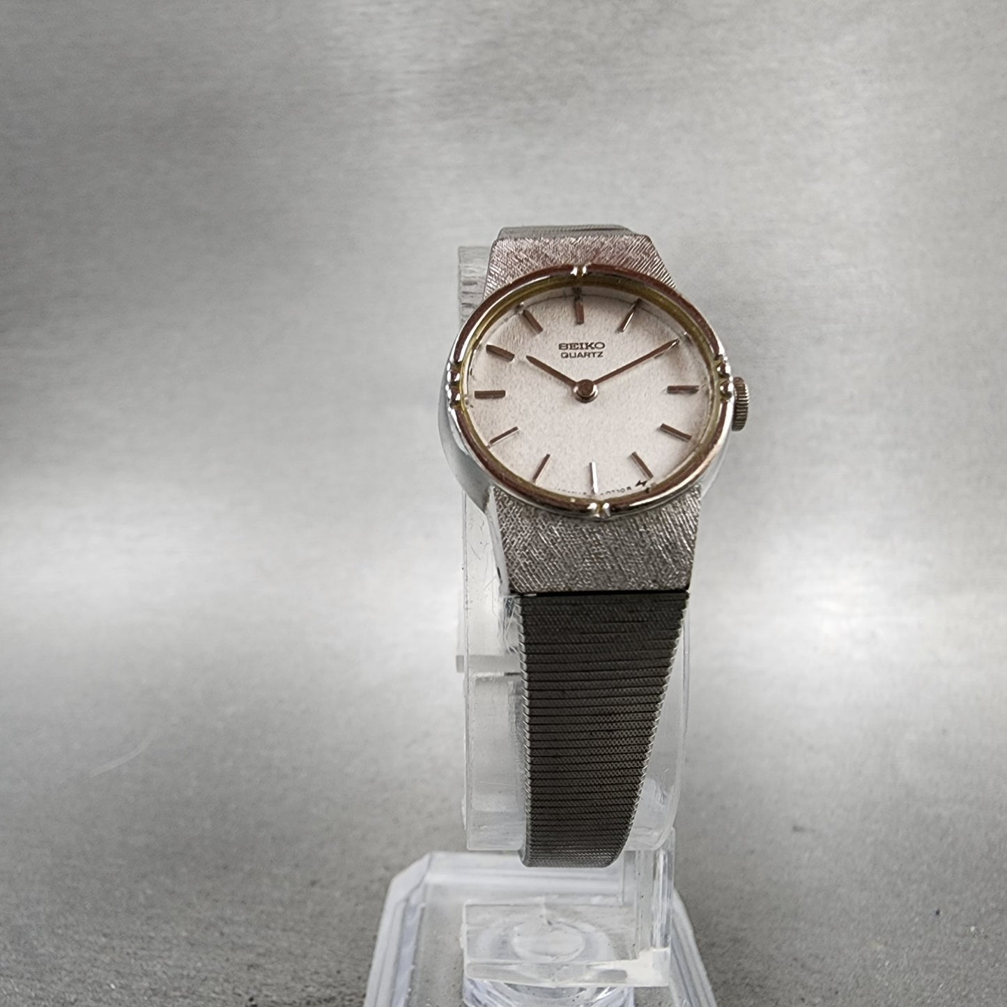 Seiko Watch Women 19mm Silver Dial Silver Tone Round 160129 New Battery VTG5