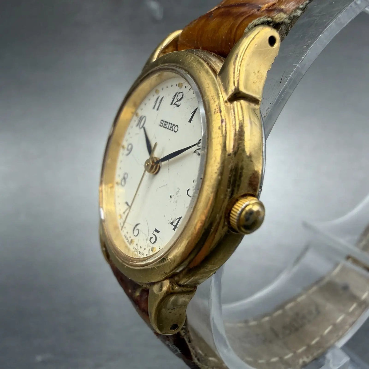 Seiko Watch Women 25mm Cream Dial Gold Tone Round V701-1930 New Battery2