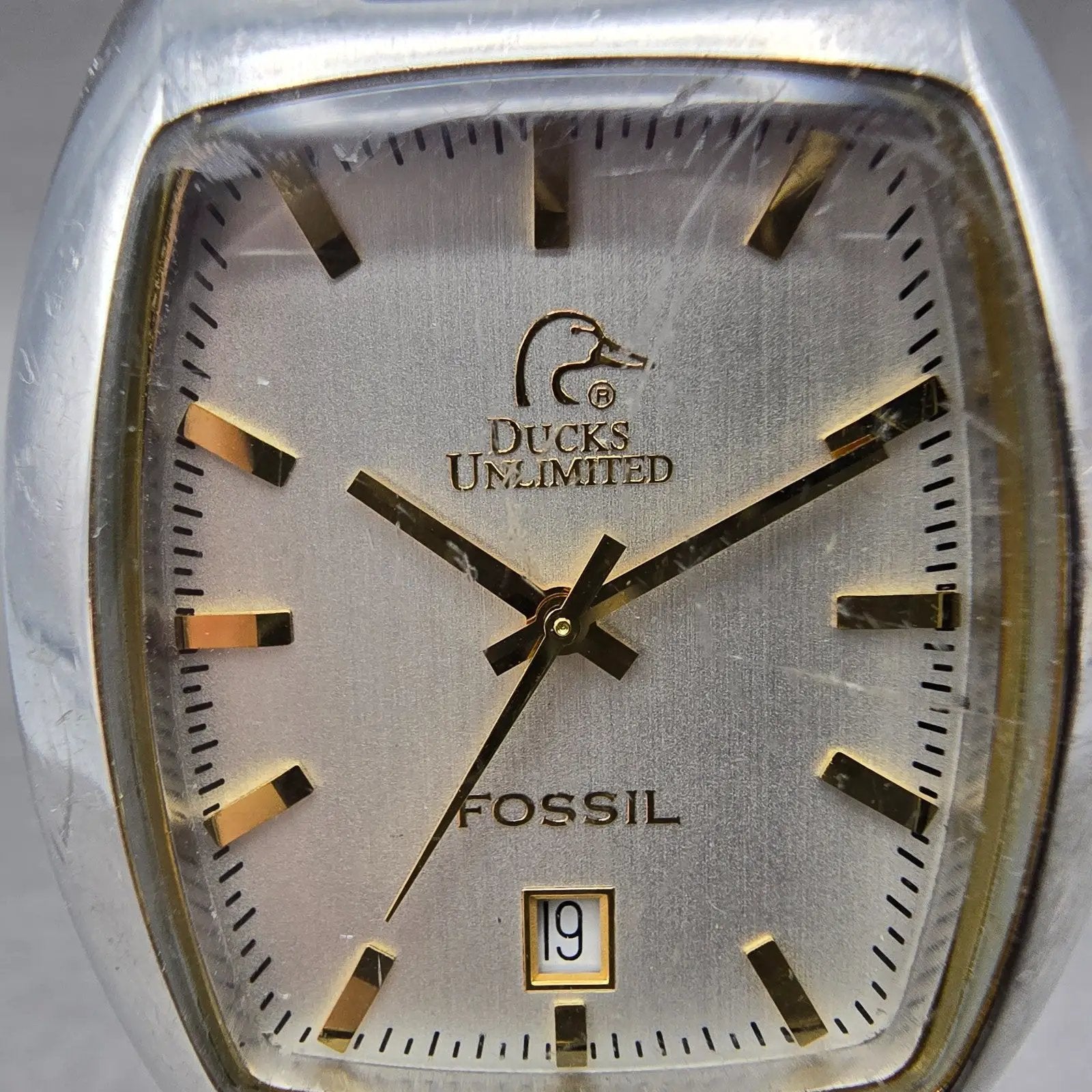 Fossil Ducks Unlimited Watch Men 33mm Silver Dial Two Tone Date PR1666 New Batt1