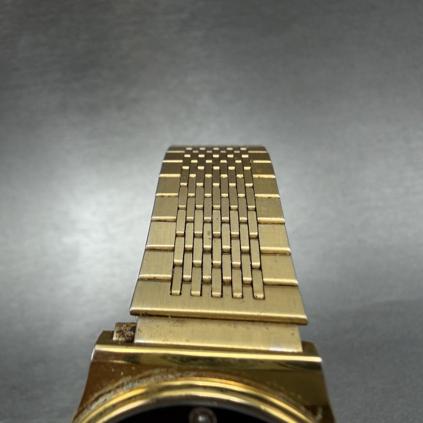 Lucien Piccard Watch Men 32mm Black Dial Gold Tone Round New Battery Vintage4