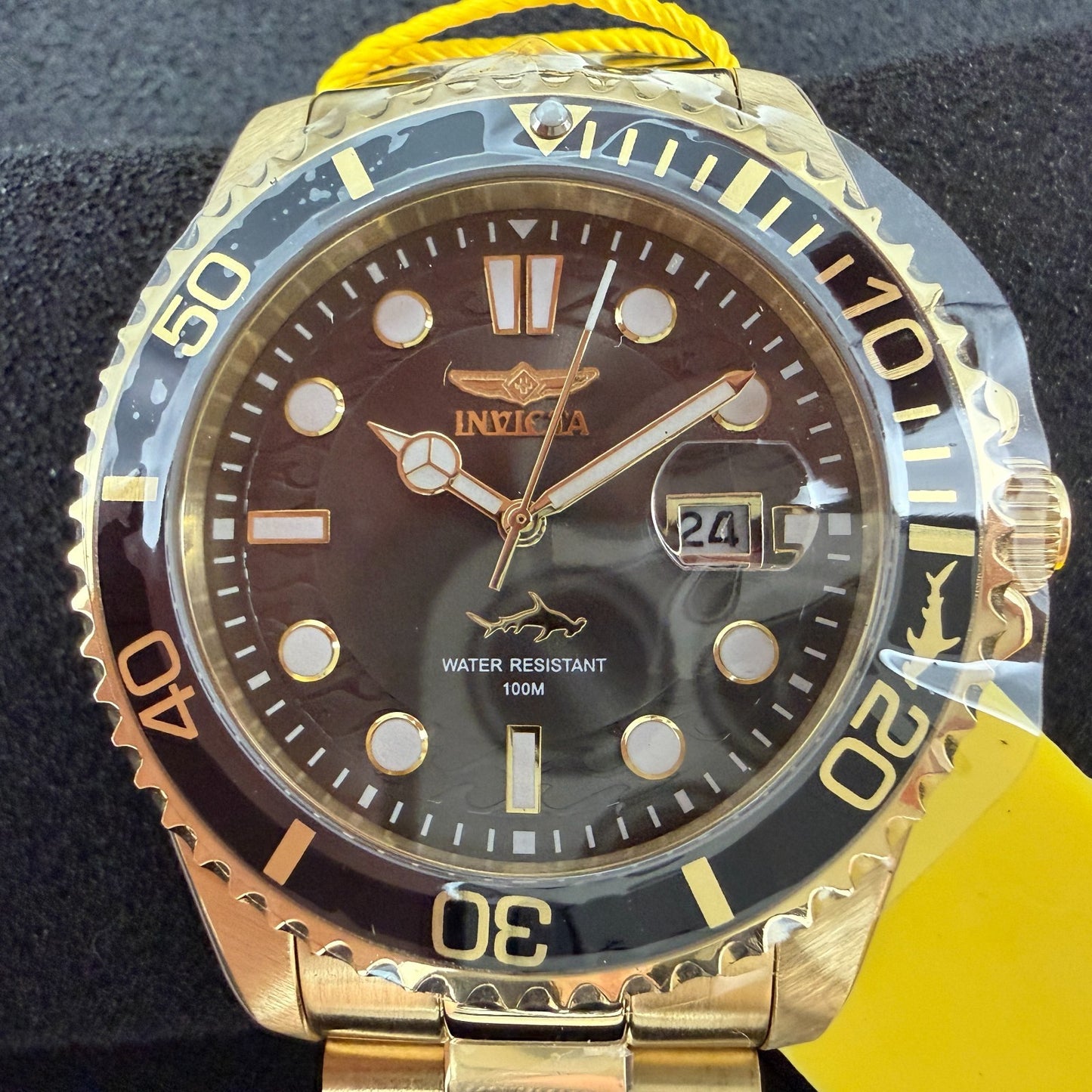 Invicta Pro Diver Watch Men 43mm Black Dial Gold Tone Date Round 300261