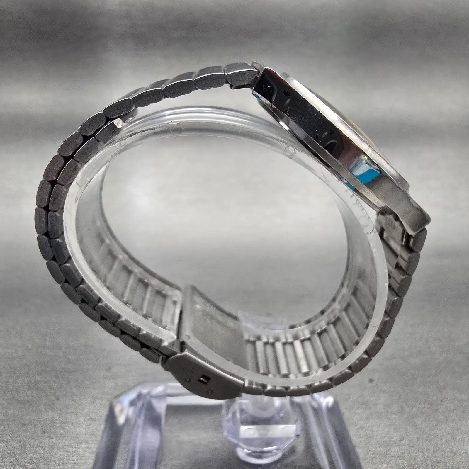 Seiko Watch Women 28mm Champagne Dial Silver Tone Round 7431-6090 New Battery8