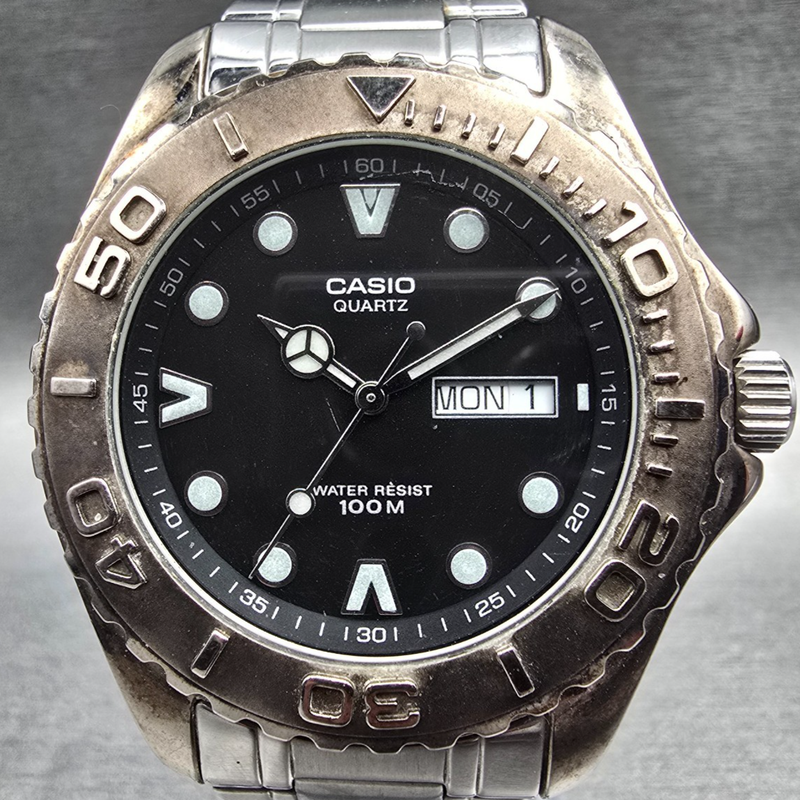 Casio Diver Watch Men 40mm Black Dial Silver Tone Daydate MTD-1017 New Battery1