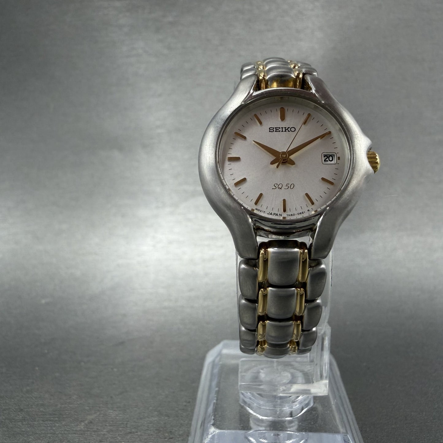 Seiko SQ 50 Watch Women 25mm White Dial Two Tone Date 7N820301 New Battery ABC5