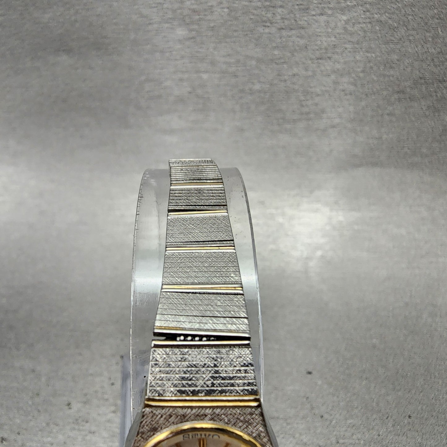 Seiko Watch Women 17mm Silver Dial Two Tone Round 54200129 New Battery Vintage4