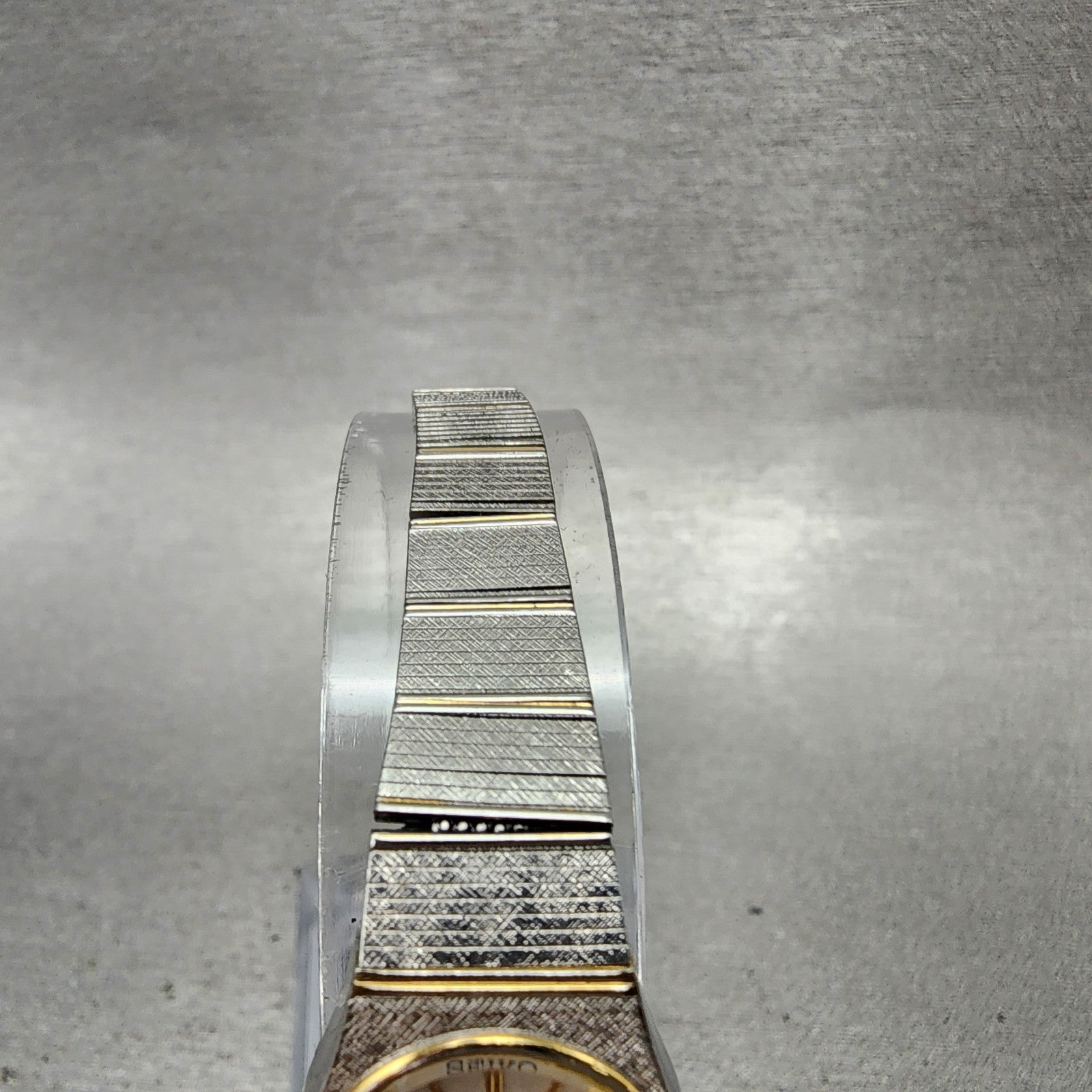 Seiko Watch Women 17mm Silver Dial Two Tone Round 54200129 New Battery Vintage4