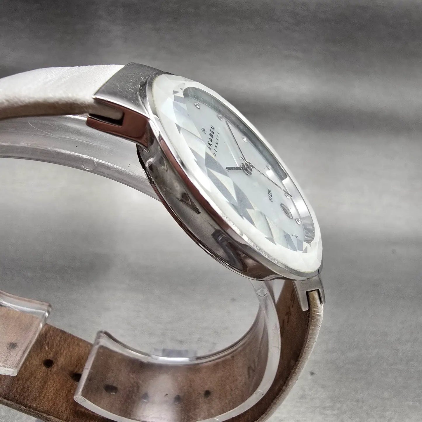 Skagen Watch Women 34mm MOP Dial Silver Tone Date Round SKW2036 New Battery3