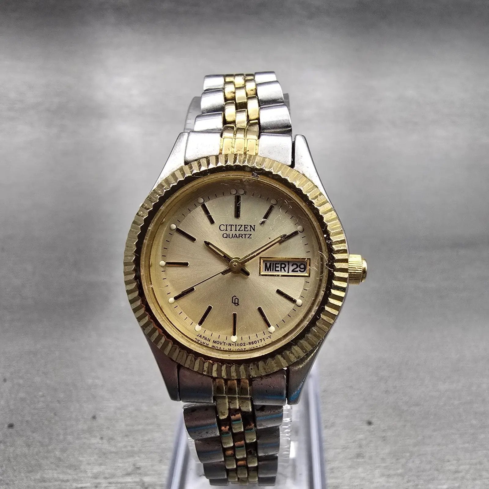 Citizen CQ Watch Women 25mm Champagne Dial Two Tone Daydate 1002-R15119 New Batt0