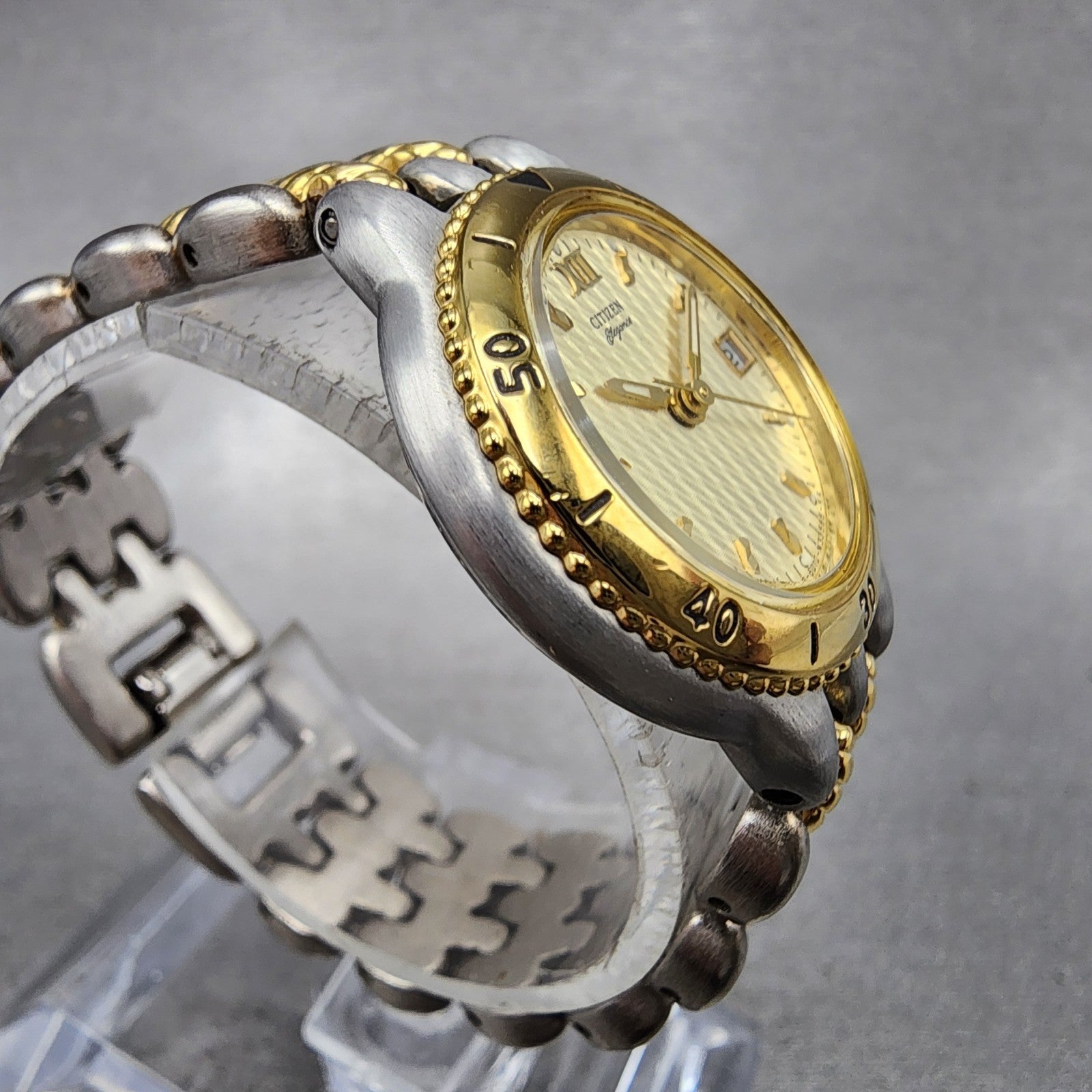Citizen Elegance Watch Women 25mm Champagne Dial Two Tone Round New Battery3