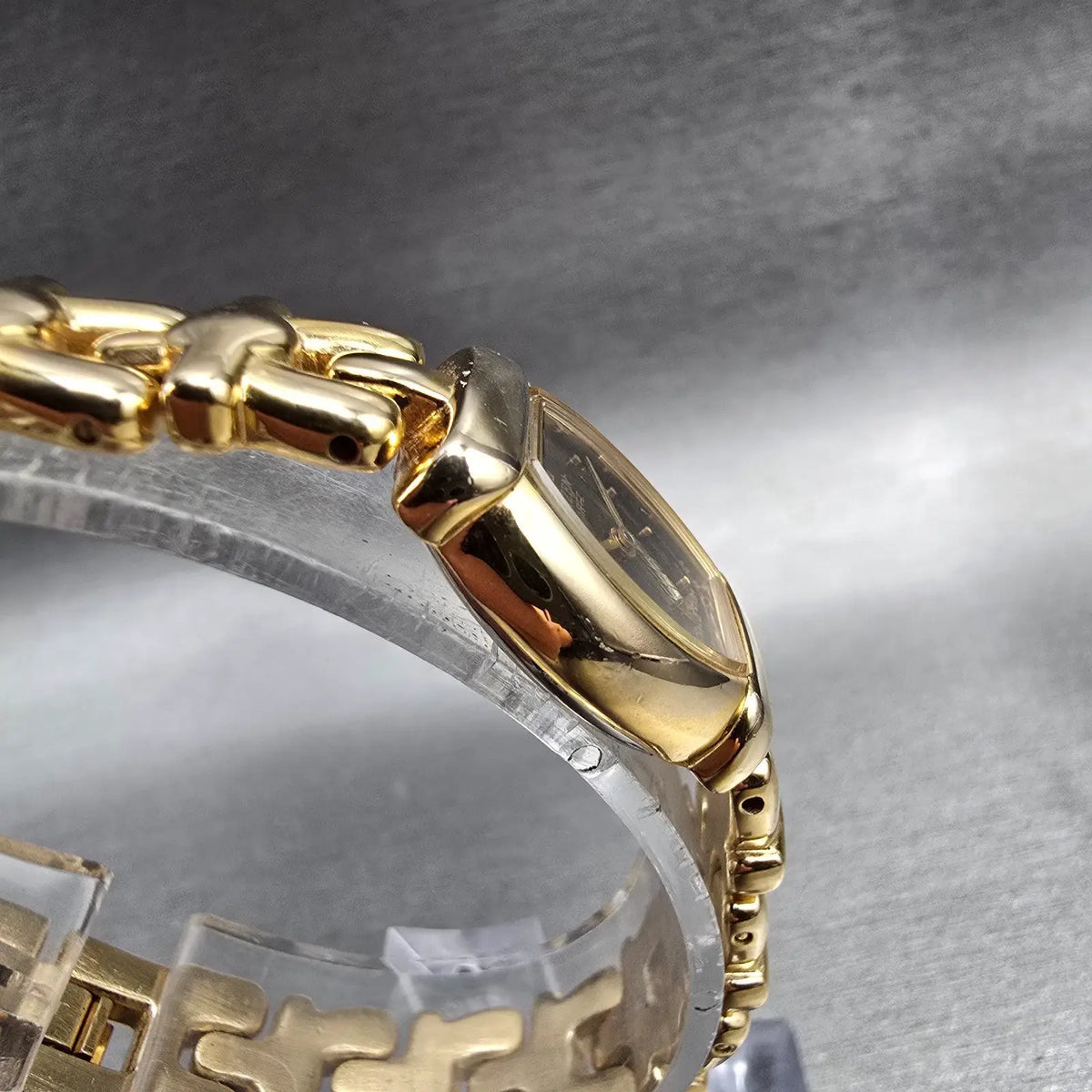 Citizen Watch Women 18mm Black Dial Gold Tone Oval 5920-S44737 New Battery3