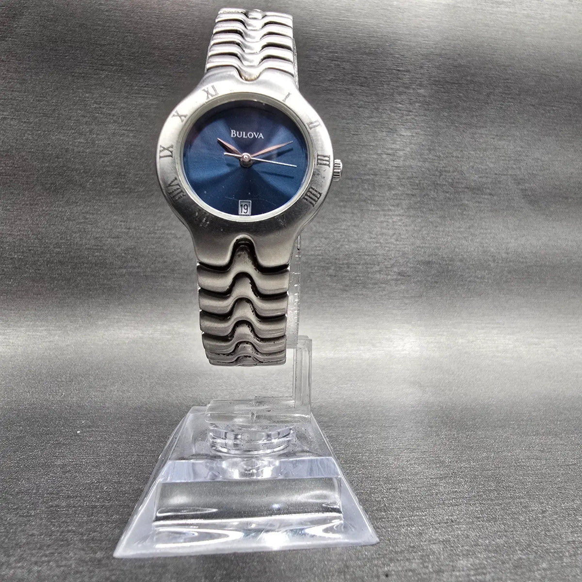Bulova Watch Women 25mm Blue Dial Silver Tone Date Round 96M09 New Battery JP5