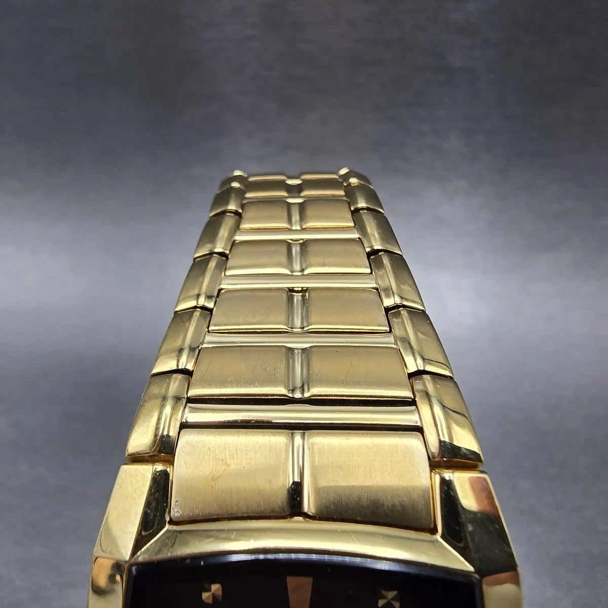 Citizen Eco-Drive Tank Watch Men 31mm Black Dial Gold Date E111-S049369 Runs RT4