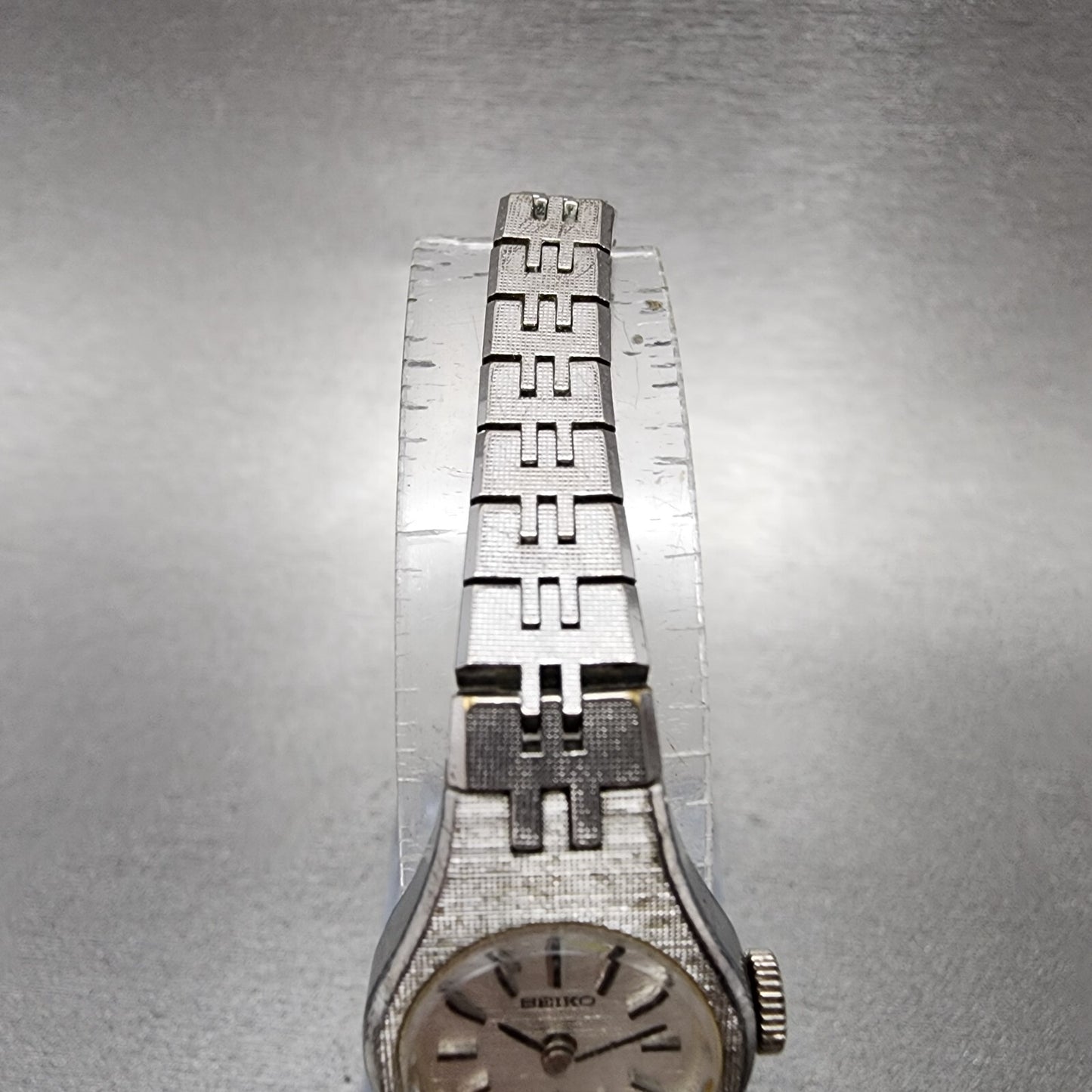 Seiko Watch Women 18mm Silver Dial Silver Tone Manual Round 110639 Runs4
