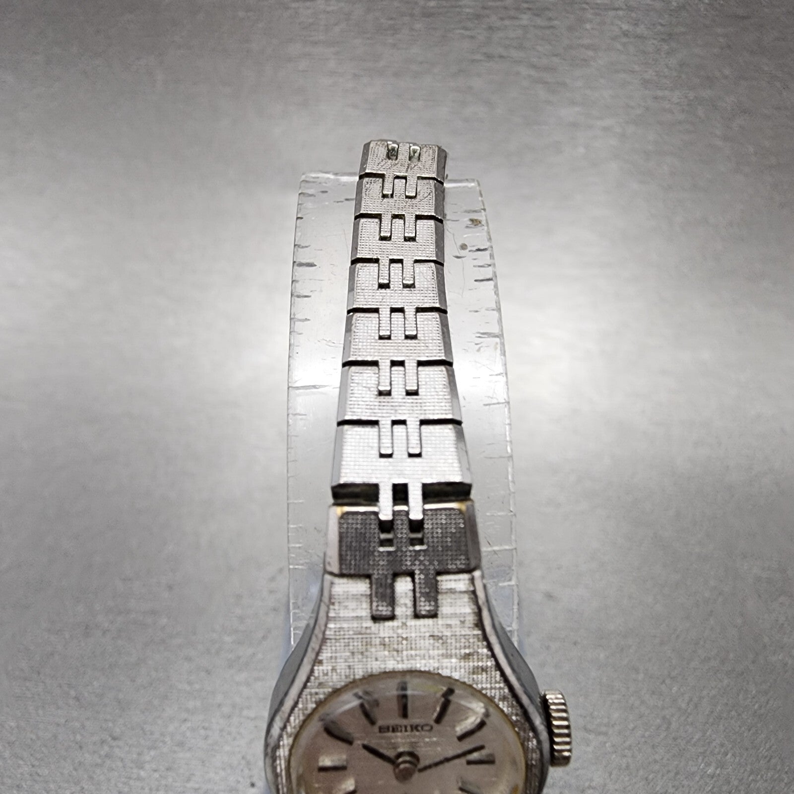 Seiko Watch Women 18mm Silver Dial Silver Tone Manual Round 110639 Runs4