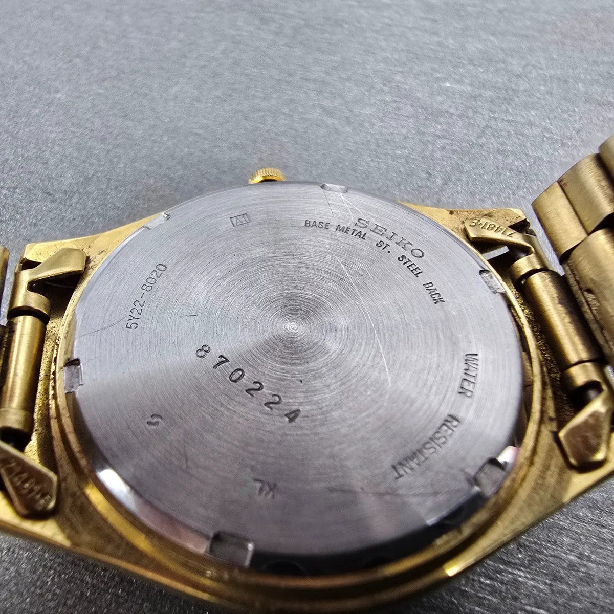 Seiko SQ Watch Men 35mm Champagne Dial Gold Tone Date 5Y22-8020 Round PARTS10