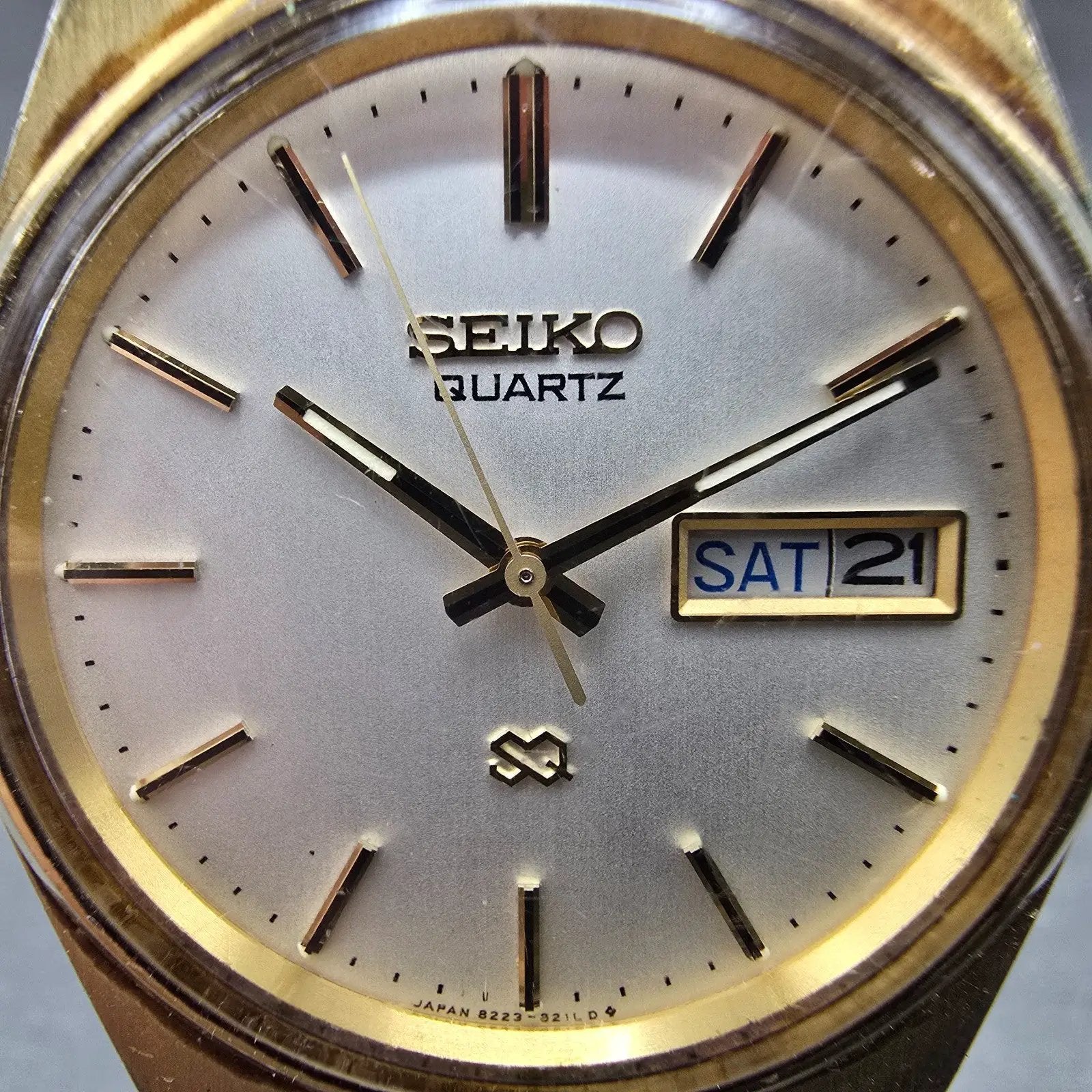 Seiko SQ Watch Men 35mm Silver Dial Gold Tone Daydate Round 8223-8029 PARTS VTGL2