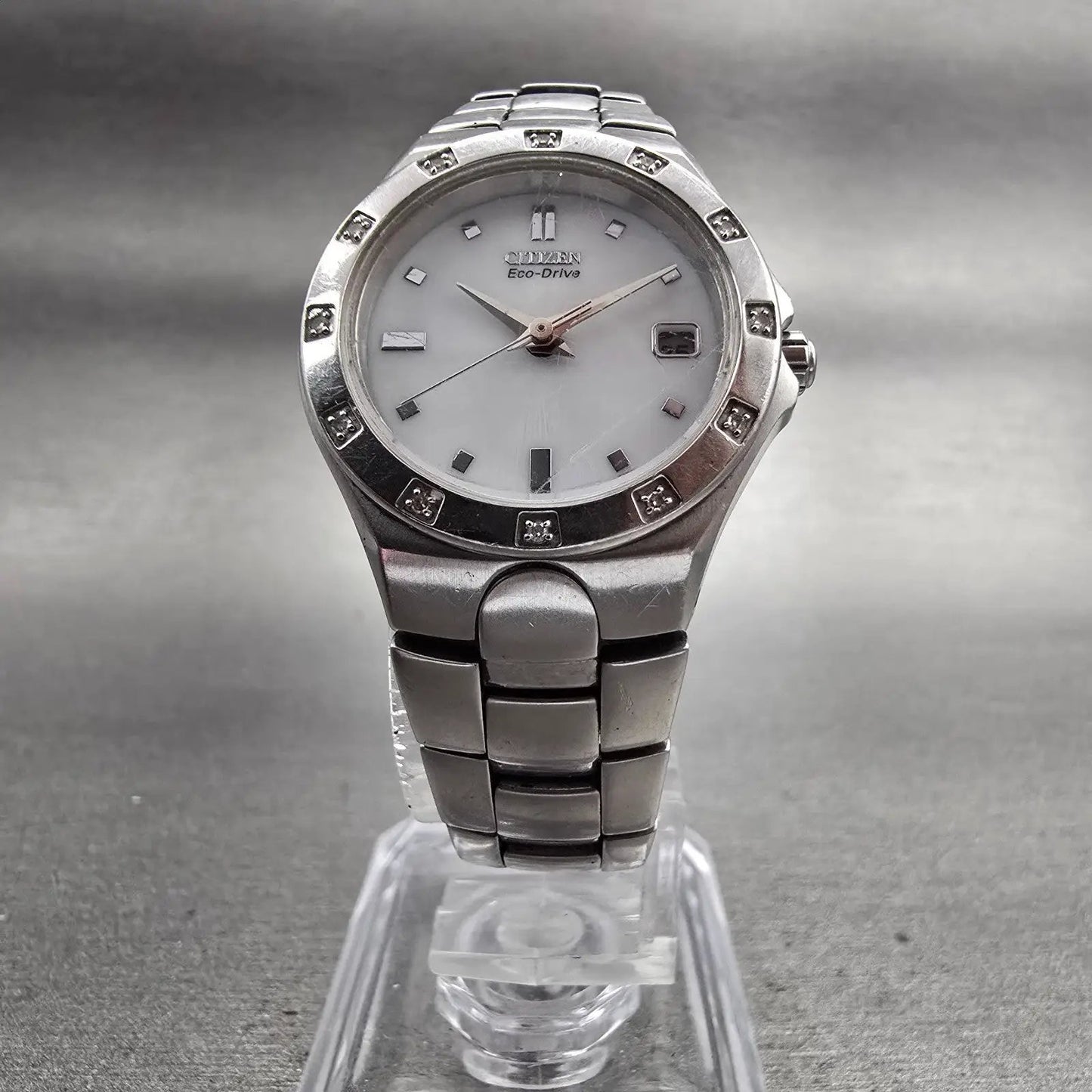 Citizen Eco-Drive Watch Women 25mm White Dial Silver Tone Date E011-S033705 Runs5