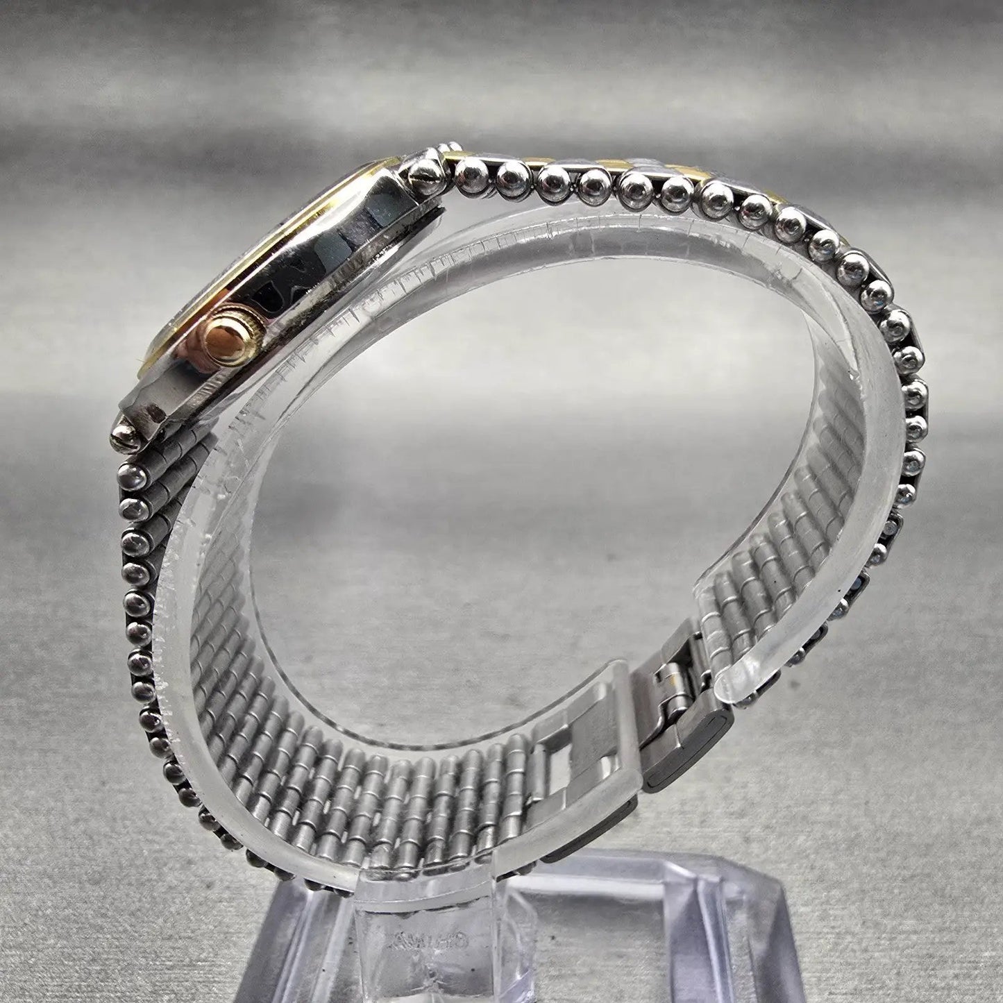 Bulova Watch Women 24mm White Dial Two Tone Diamond Accent Round 98P04 New Batt6