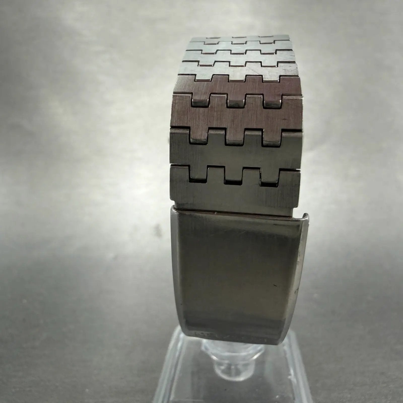 Citizen Seven Watch Men 35mm Silver Dial Silver Tone date 2110-942191 NewBattery7