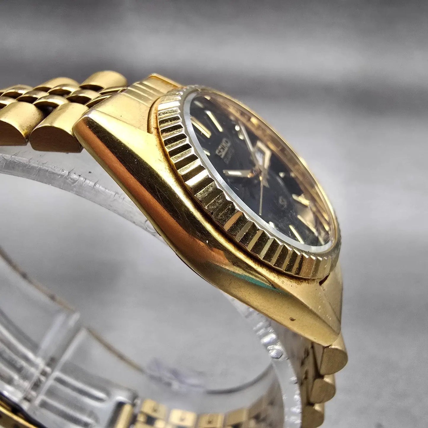 Seiko SQ Watch Women 24mm Black Dial Gold Tone Daydate Round 3Y03-0169 New Batt3