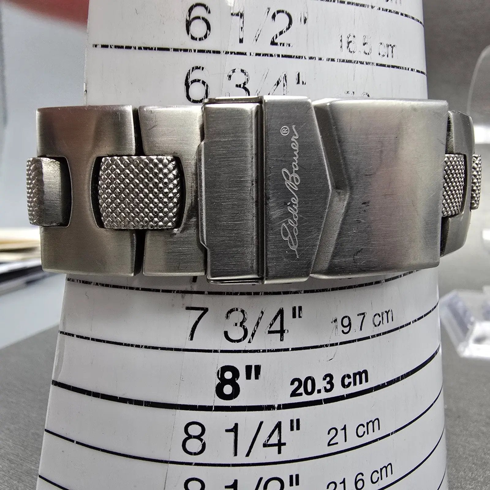 Eddie Bauer Dive Watch Men 41mm Silver Dial Silver Tone Date Round New Battery10