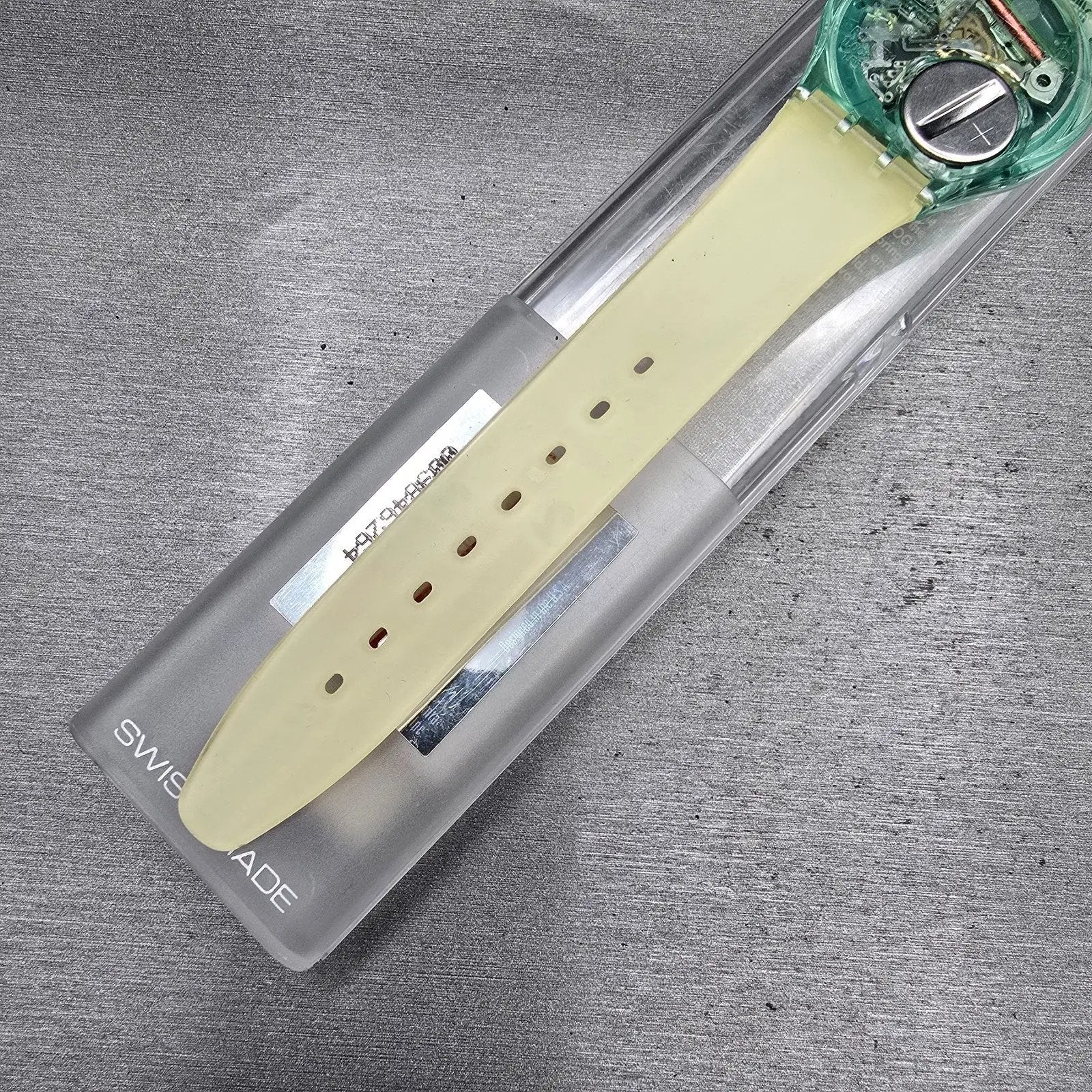 Swatch ATLANTA LAURELS Watch Men 34mm Green Dial Green Case GZ145 New Battery7