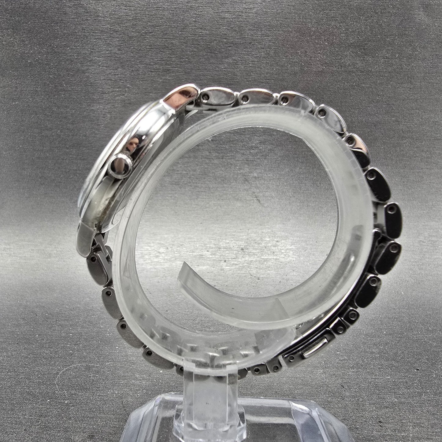 Citizen Eco-Drive Watch Women 31mm Silver Dial Silver Tone Date E011-R013319 Run6