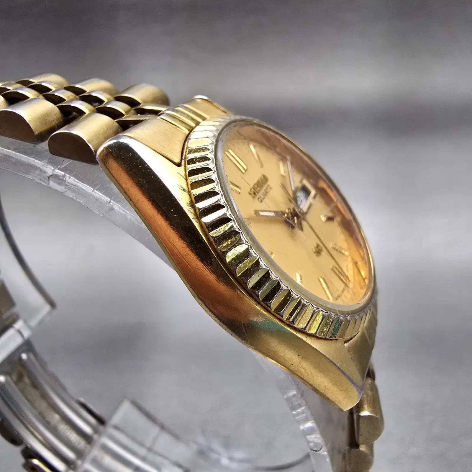 Seiko SQ Watch Women 25mm Gold Dial Gold Tone Daydate Round 3Y03-0169 New Batt3