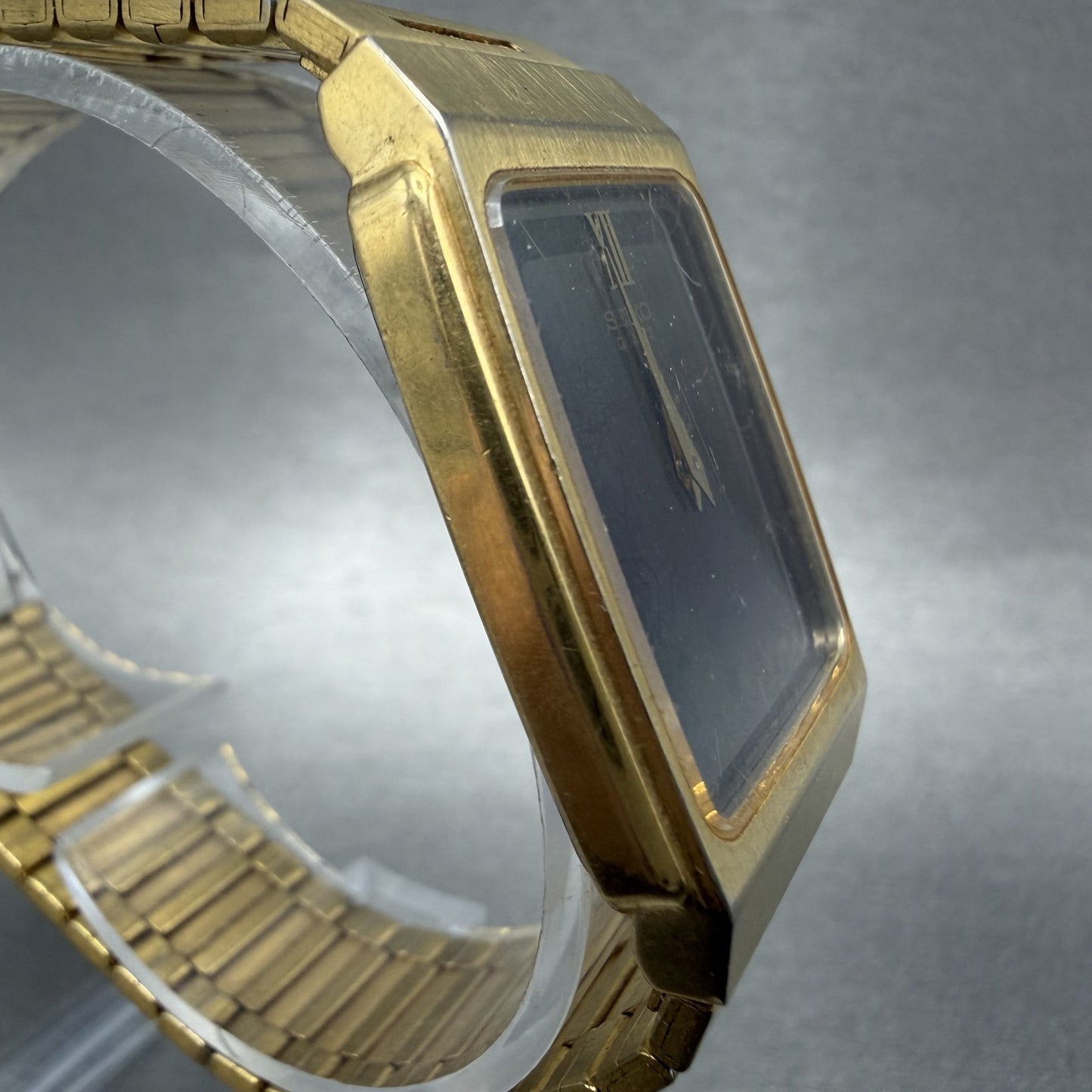 Seiko Tank Watch Men 26mm Black Dial Gold Tone Rectangle 5Y305B59 PARTS4