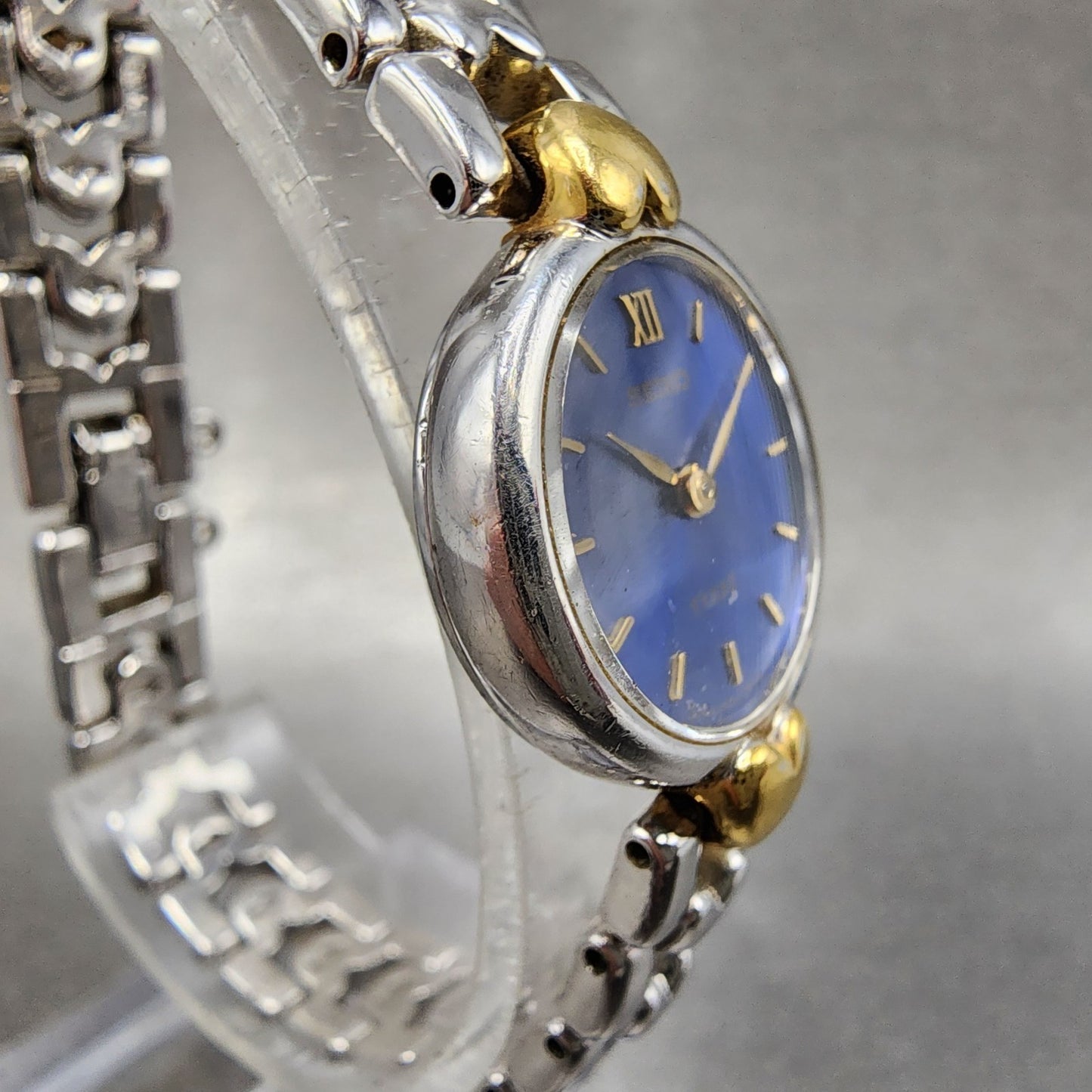 Seiko Tisse Watch Women 19mm Blue Dial Two Tone Hearts 1f200k50 New Battery3