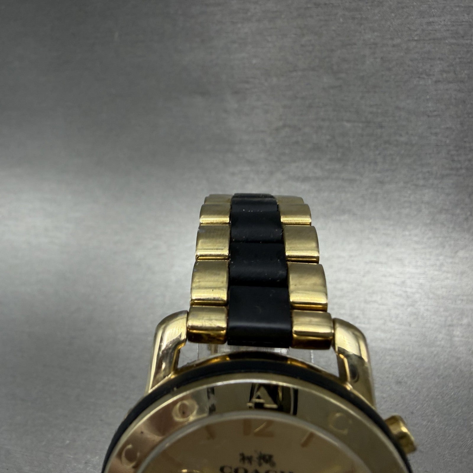Coach Legacy Sport Watch Women 36mm Champagne Dial Gold Tone Round New Battery4