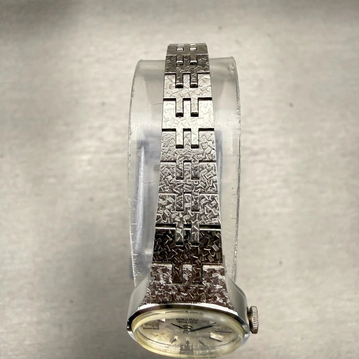 Seiko Watch Women 17mm Silver Dial Silver Tone Oval 1400-7389 New Battery VTG4