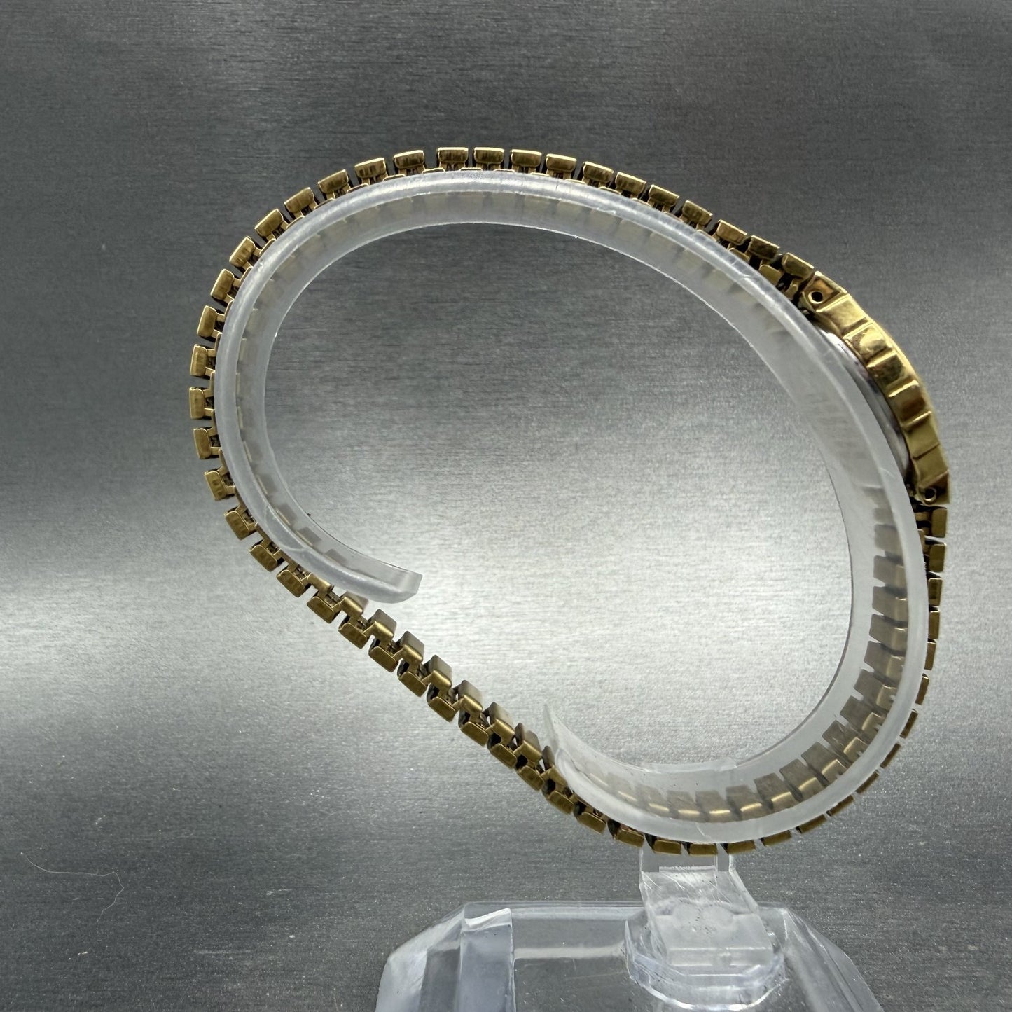 Citizen Watch Women 17mm Champagne Dial Gold Tone Oval 5920-S96494 New Batt8