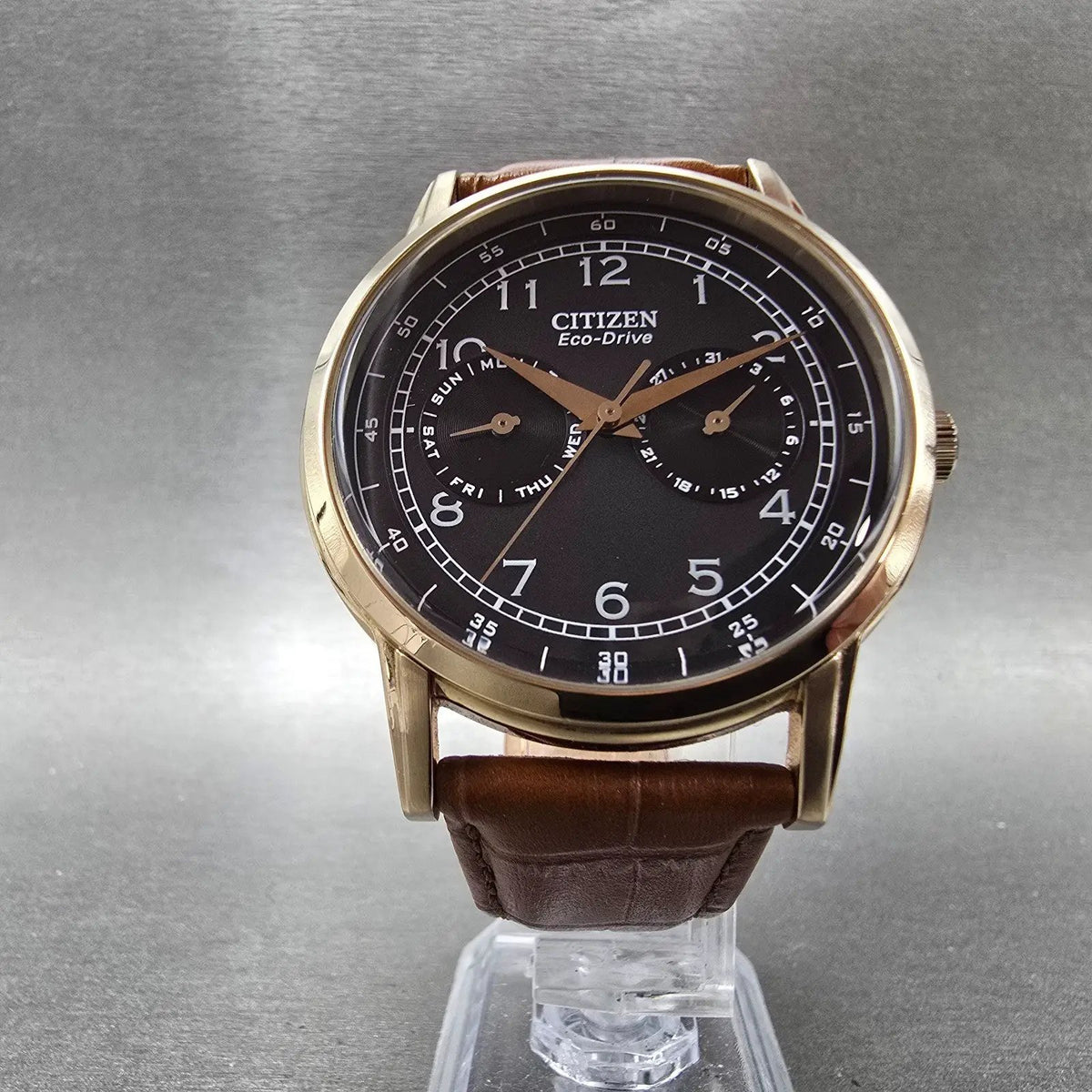 Citizen Eco-Drive Watch Men 42mm Black Dial Gold Tone Daydate 8635-S079764 RunsL5