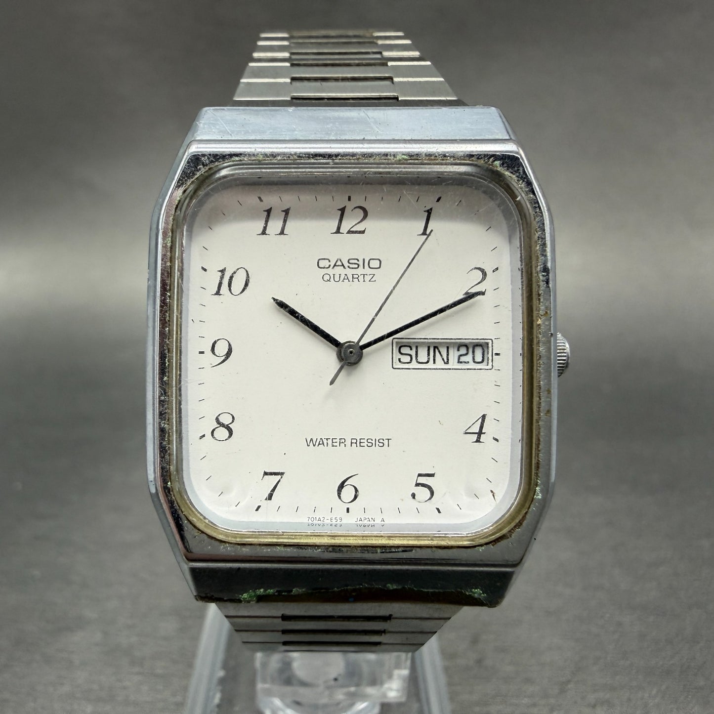 Casio MQ-518 Watch Men 30mm Silver Dial Silver Tone Rectangle Daydate New BattHJ0