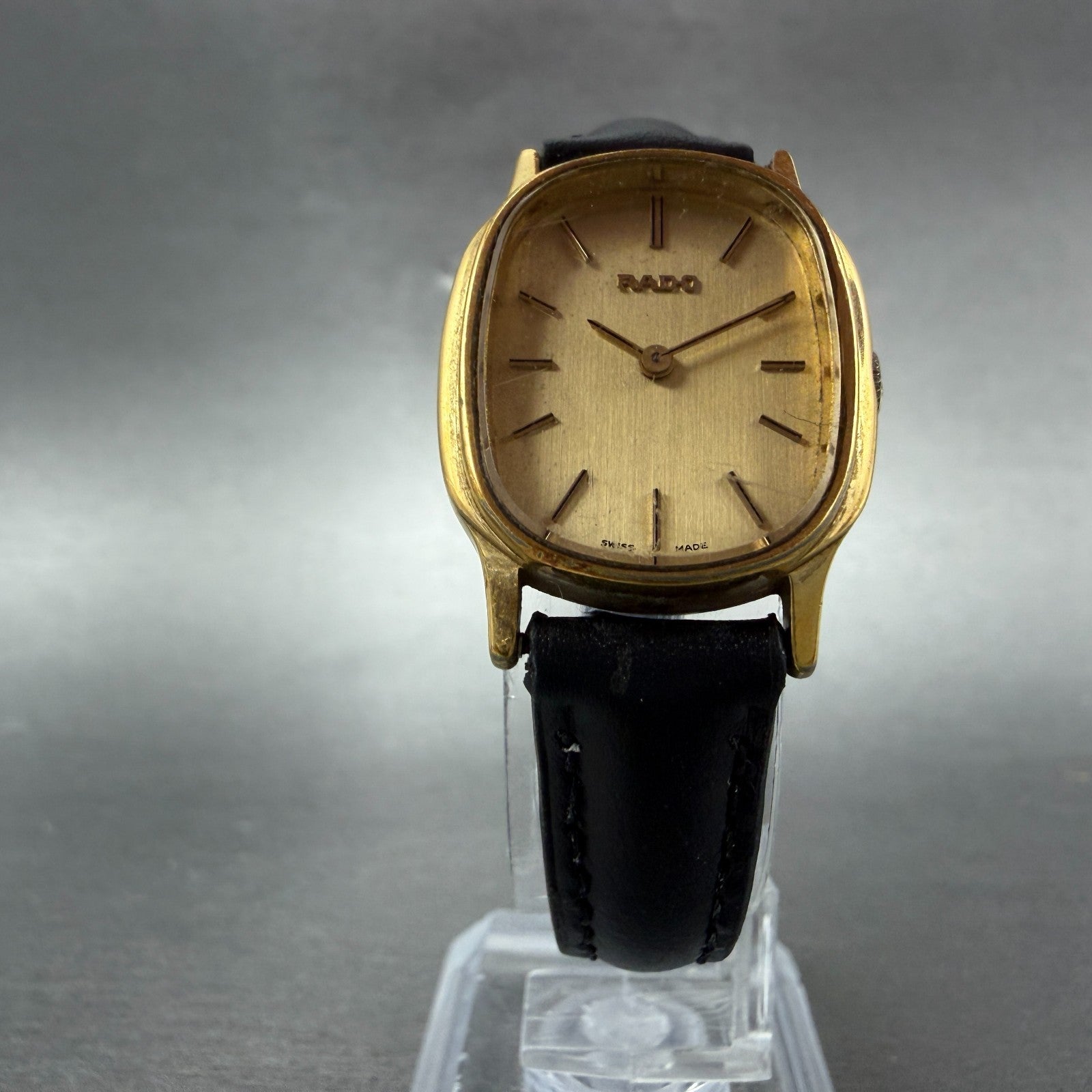 Rado Watch Women 22mm Gold Dial Gold Tone Oval Manual Wind Runs VTG 322.7881.25