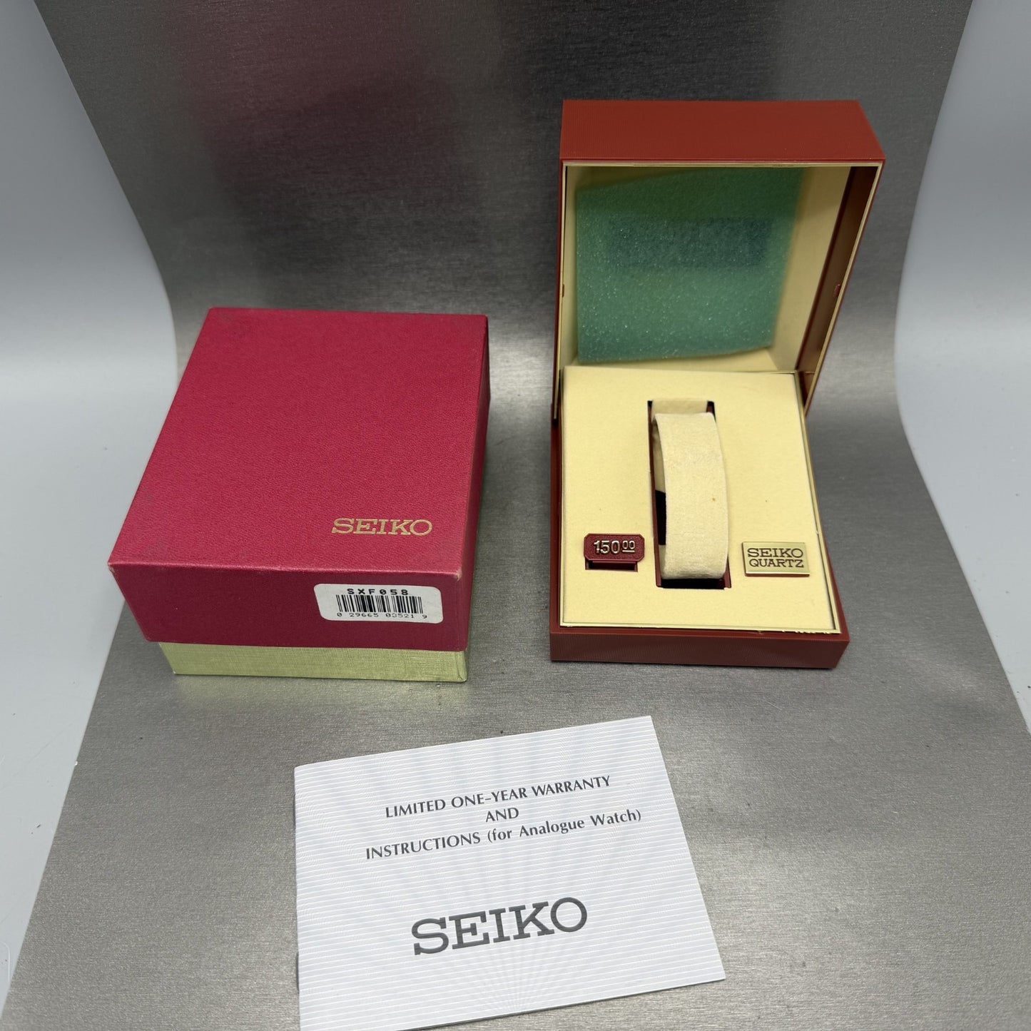 Seiko Watch Women  19mm Black Dial Gold Tone Round V4010099 New Batt NOS W/Box13