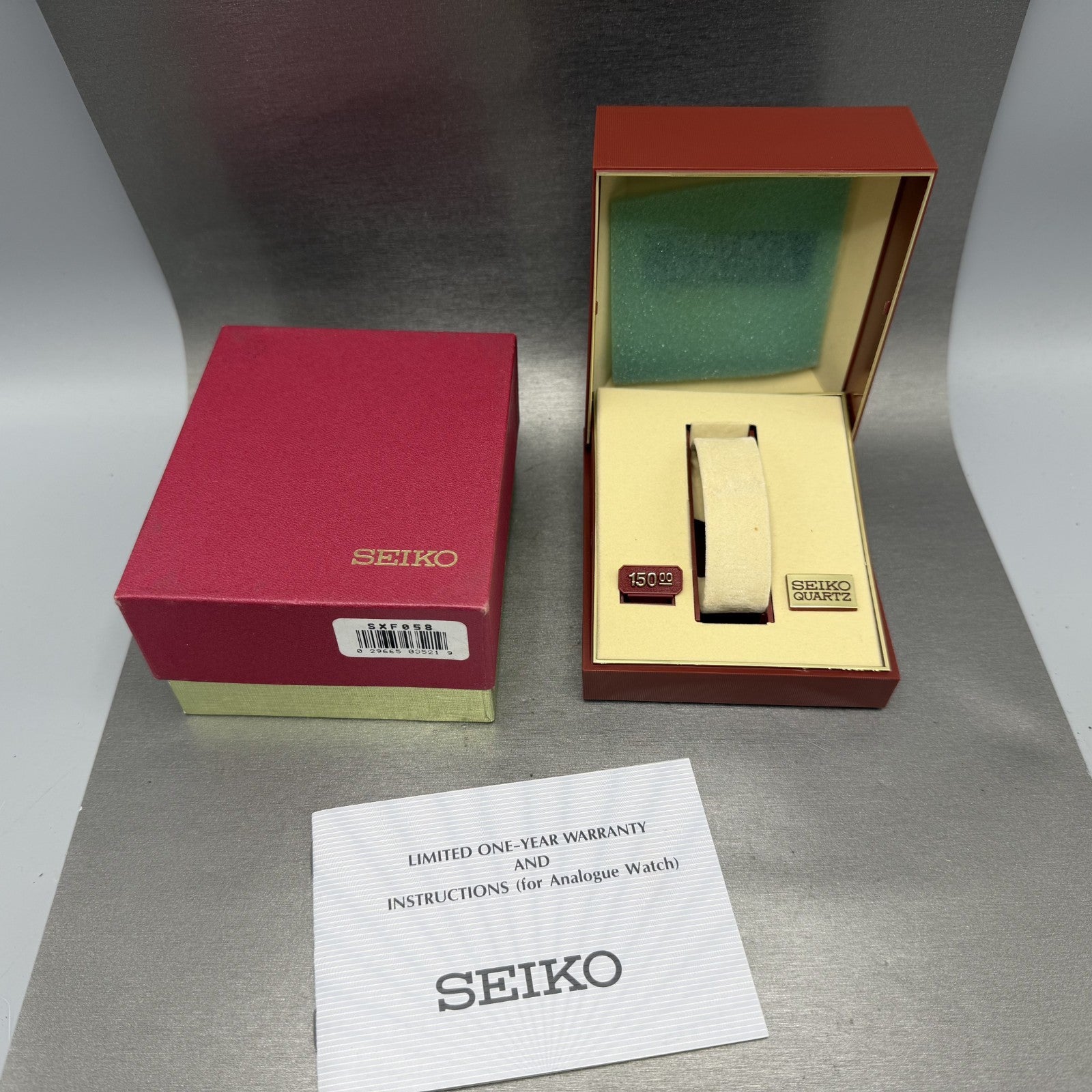 Seiko Watch Women  19mm Black Dial Gold Tone Round V4010099 New Batt NOS W/Box13
