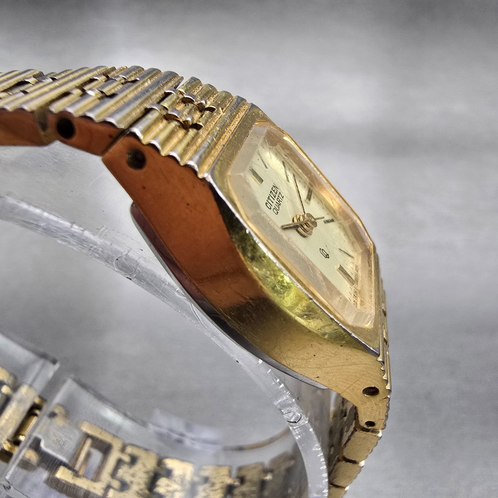 Citizen CQ Watch Women 18mm Champagne Dial Gold Tone Rectangle 4-040074 New Batt3