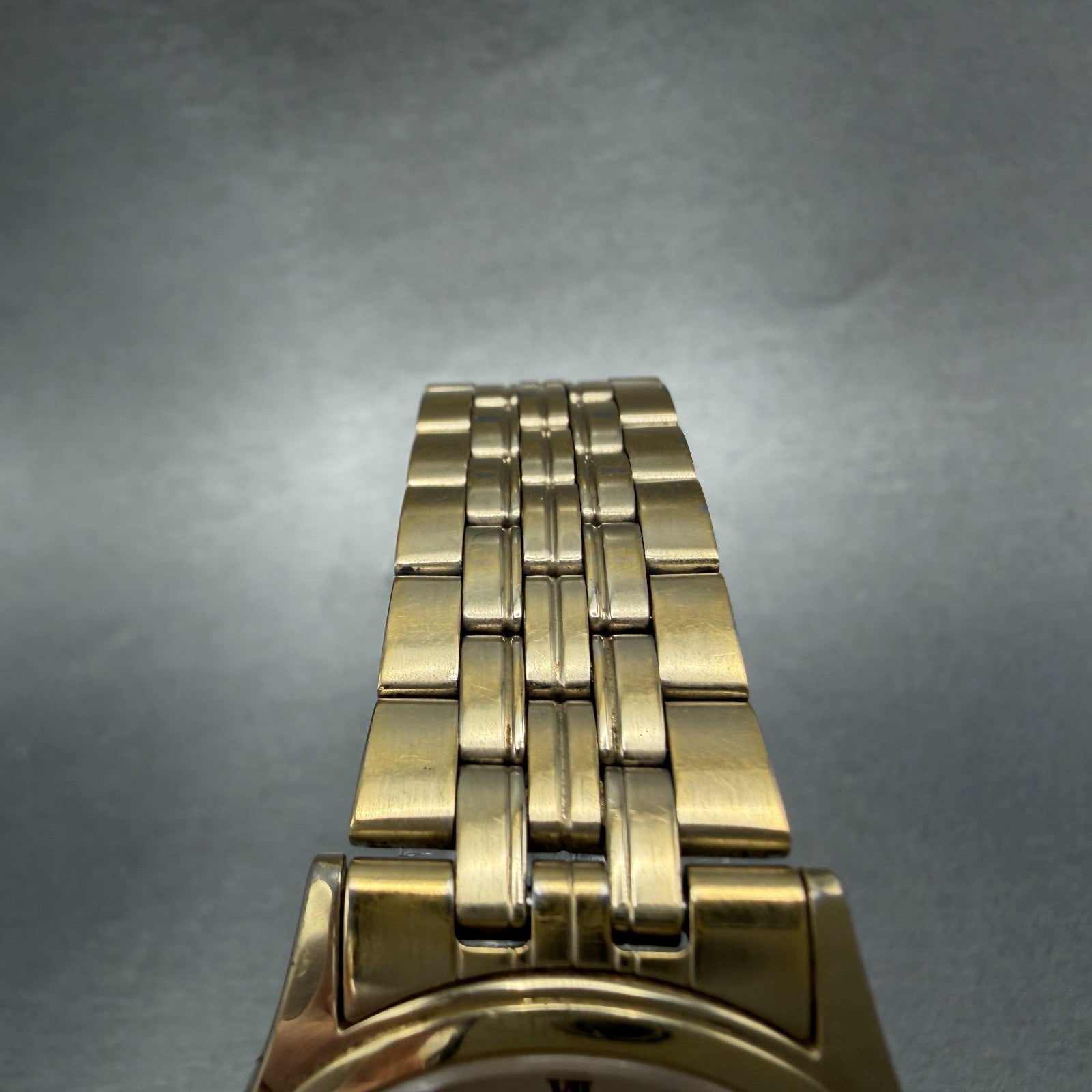 Rioch Limelight Watch Unisex 32mm Champagne Dial Gold Tone Round New Battery4