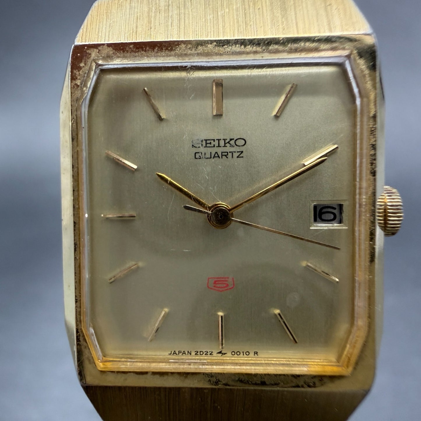 Seiko 5 Watch Tank Watch Women 21mm Champagne Dial Gold Tone Date  New Battery1