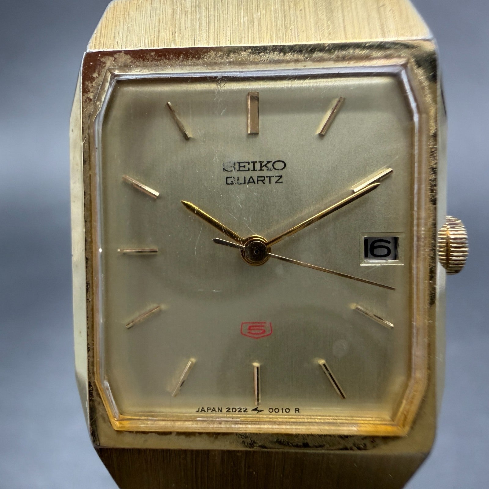 Seiko 5 Watch Tank Watch Women 21mm Champagne Dial Gold Tone Date  New Battery1
