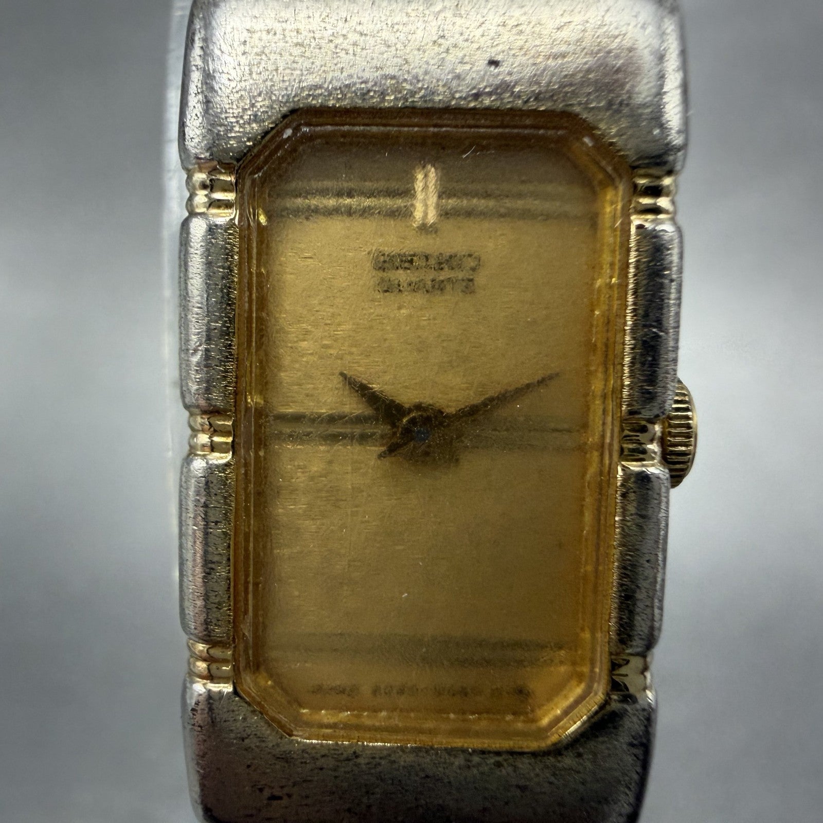 Seiko Tank Watch Women 13mm Champagne Dial Gold Tone 2E205039 New Battery1