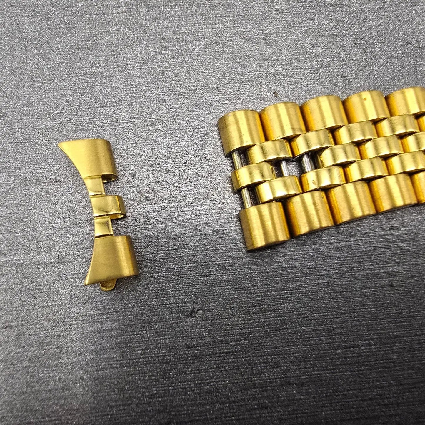 Bulova Bracelet Gold Tone 19mm Stainless Steel Y10 READ!!!!!!! Tri Folding Clasp9