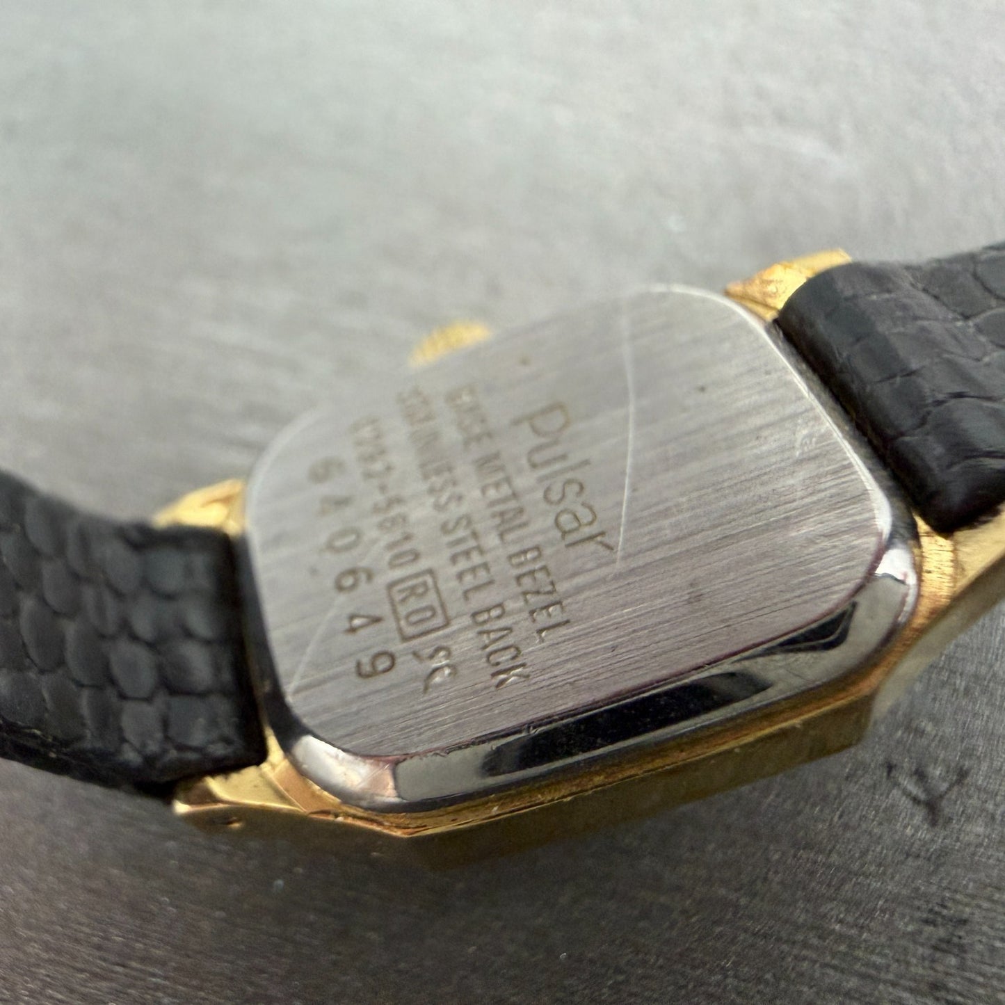 Pulsar Watch Women 16mm Silver Dial Gold Tone Octagon V232-5810 New Battery9