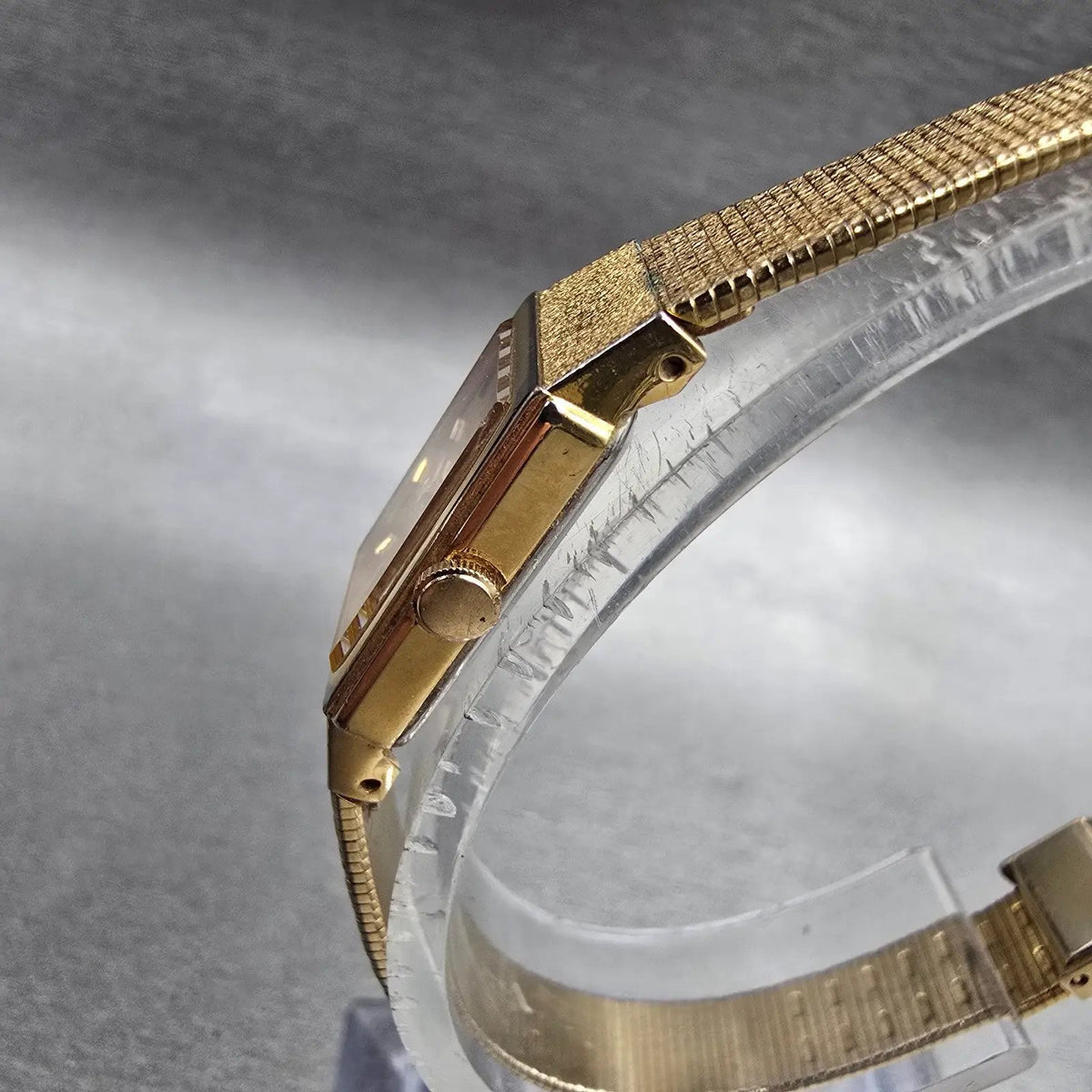 Seiko Tank Watch Women 12mm Gold Dial Gold Tone Rectangle 2E20-6479 New Battery2